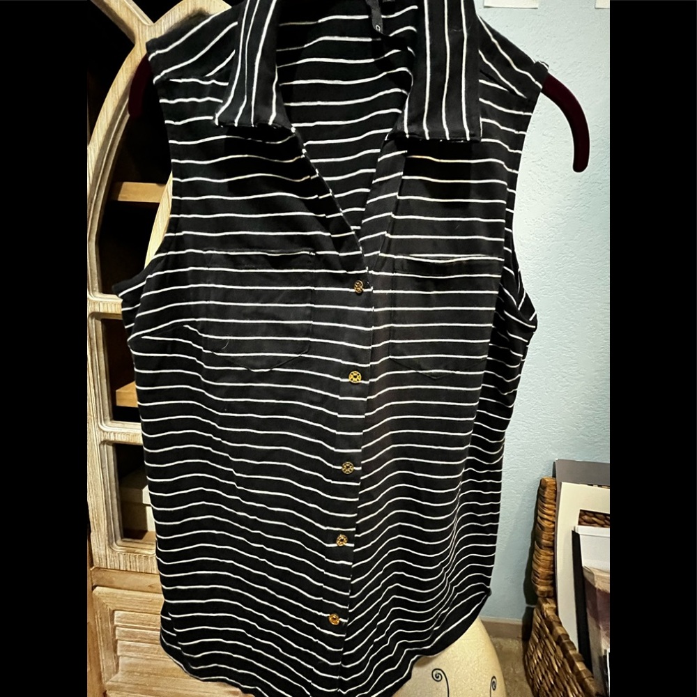 Cotton sleeveless top